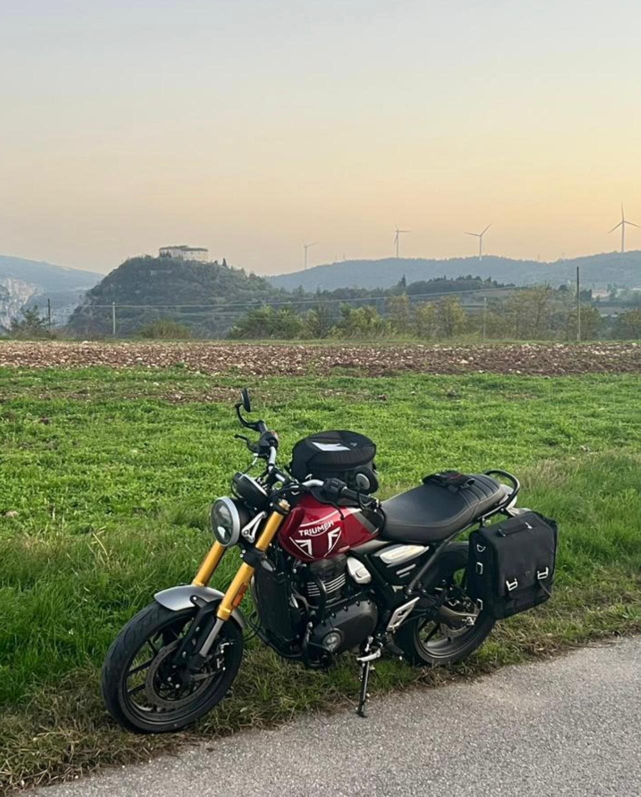 Triumph Speed 400 (2024)- unico proprietario - km 2102 — foto 1 di 5
